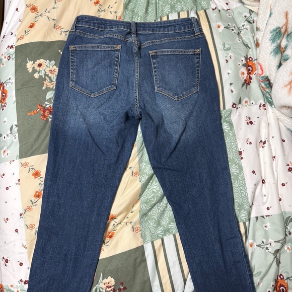 a.n.a. Skinny Ankle Jeans distressed hems - Size 6 - Picture 4 of 4